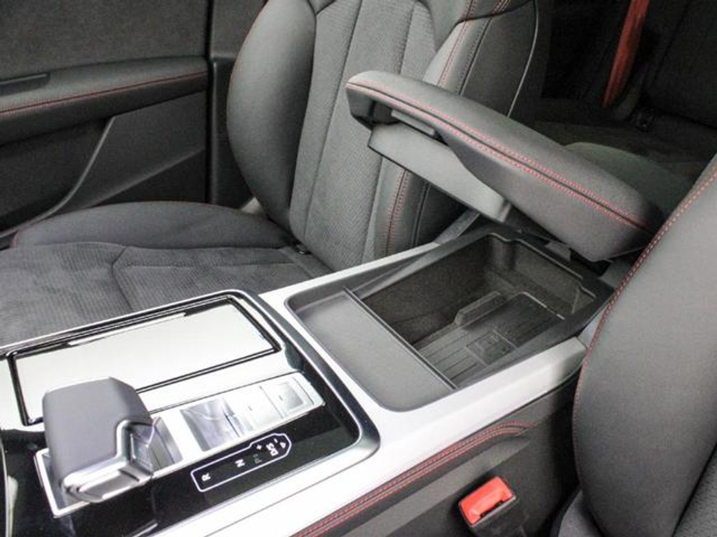 Audi Q8 Black line 50 TDI quattro 210 kW (286 CV) tiptronic Gris SUV