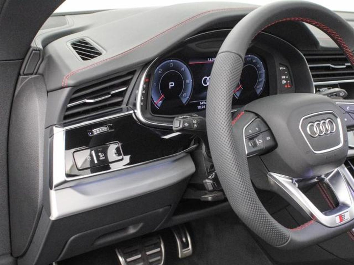 Audi Q8 Black line 50 TDI quattro 210 kW (286 CV) tiptronic Gris SUV