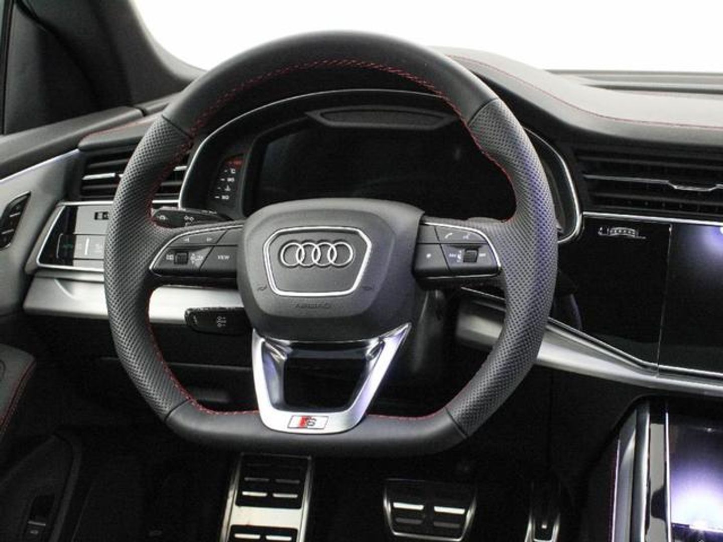 Audi Q8 Black line 50 TDI quattro 210 kW (286 CV) tiptronic Gris SUV