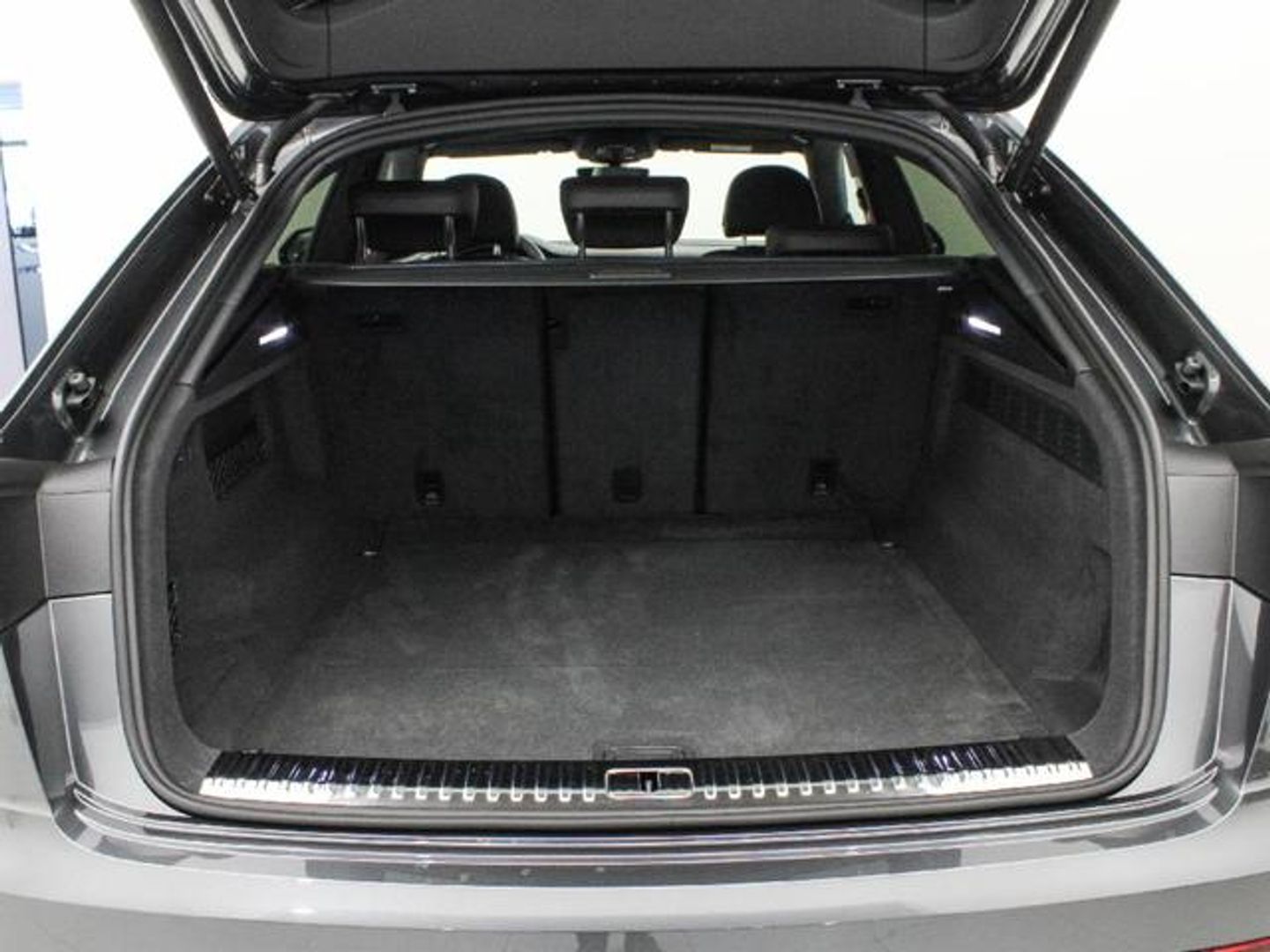 Audi Q8 Black line 50 TDI quattro 210 kW (286 CV) tiptronic Gris SUV