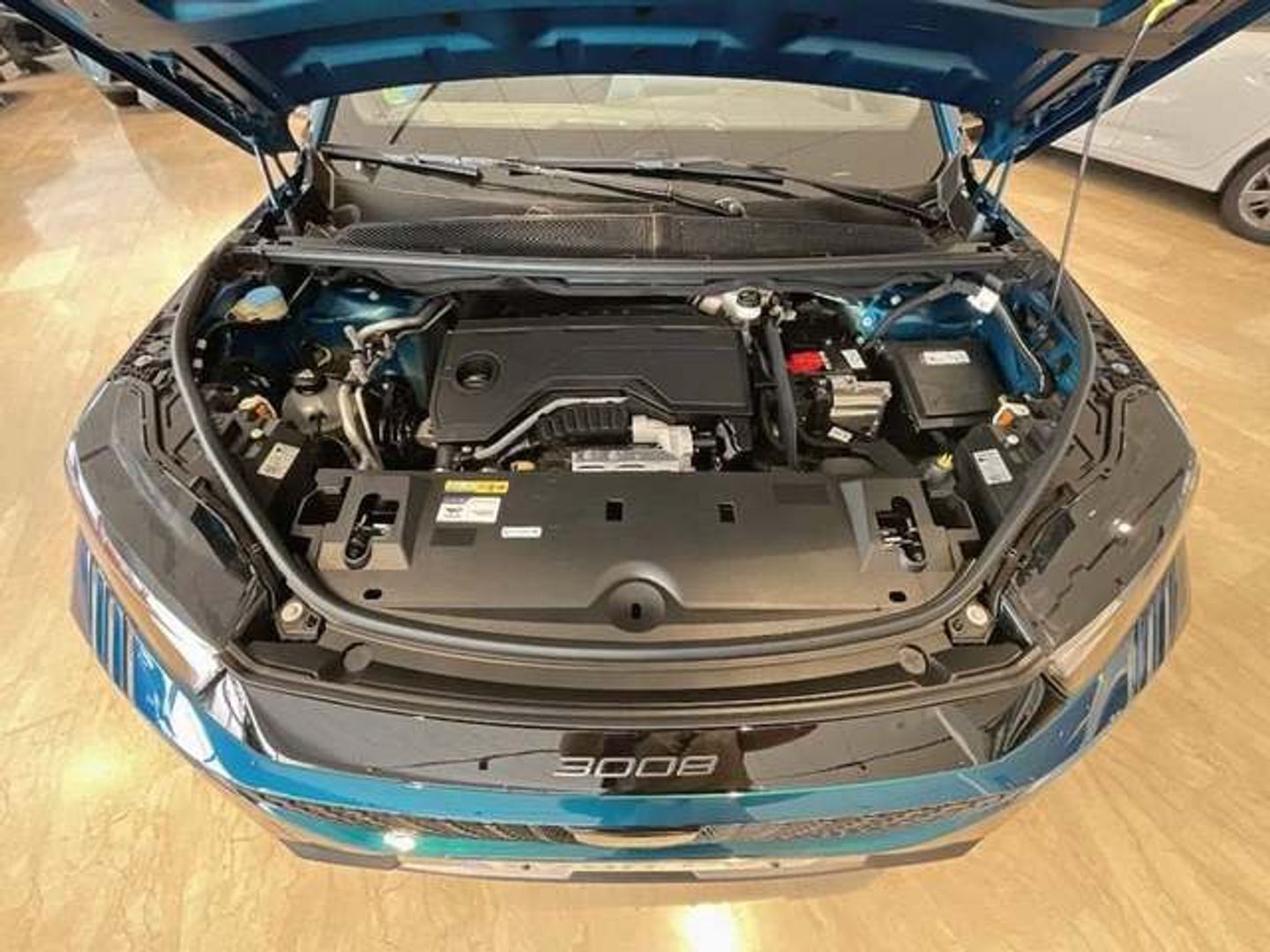 Peugeot 3008 Allure Hybrid eDCS6 100 kW (136 CV)