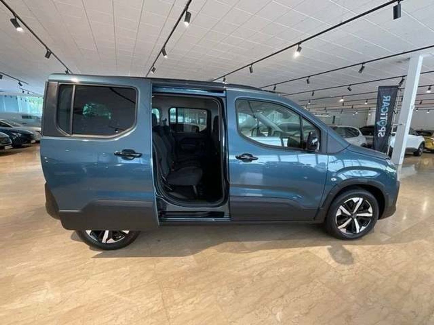 Peugeot e-Rifter GT Standard 100 kW (136 CV)
