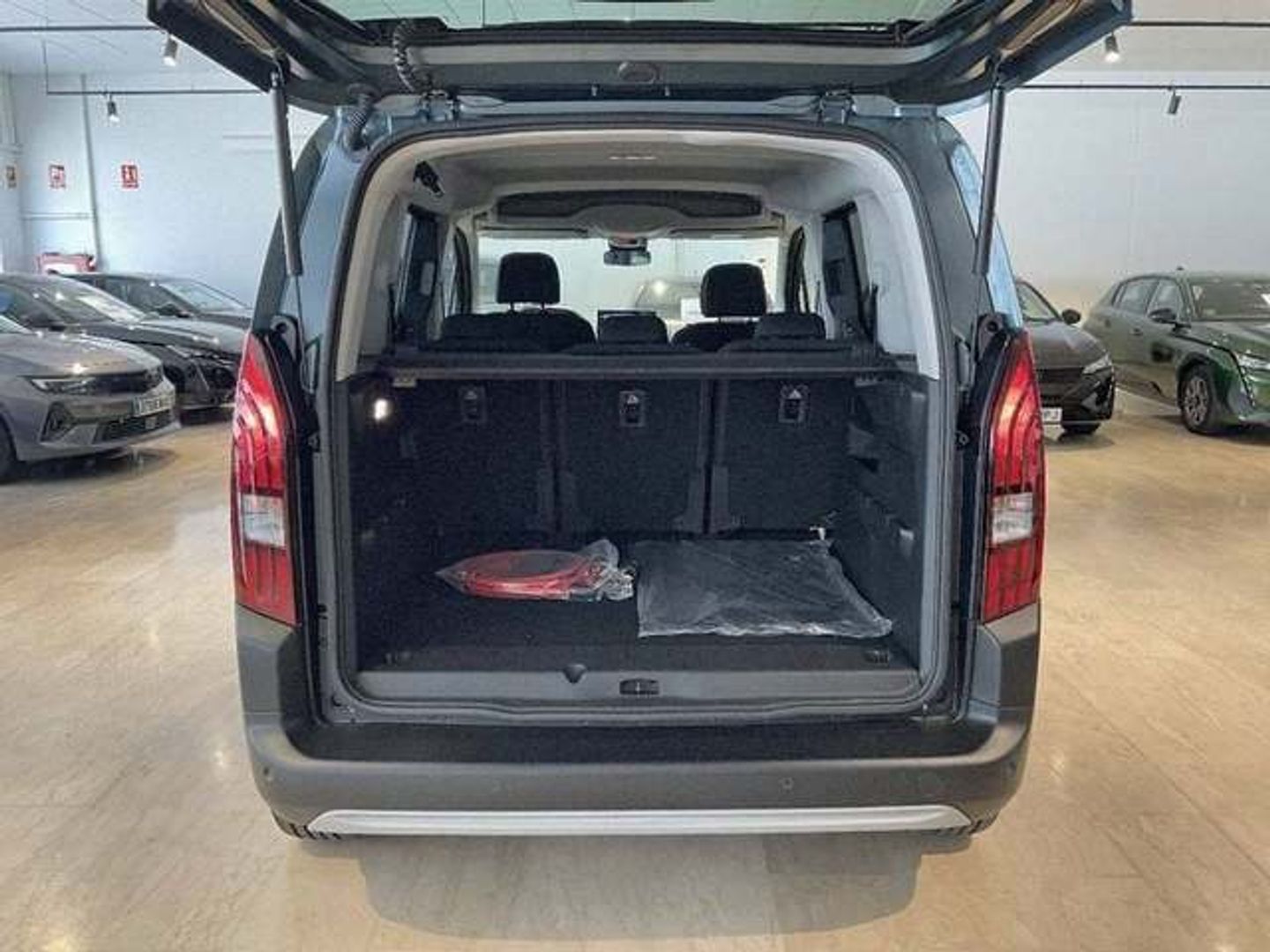 Peugeot e-Rifter GT Standard 100 kW (136 CV)