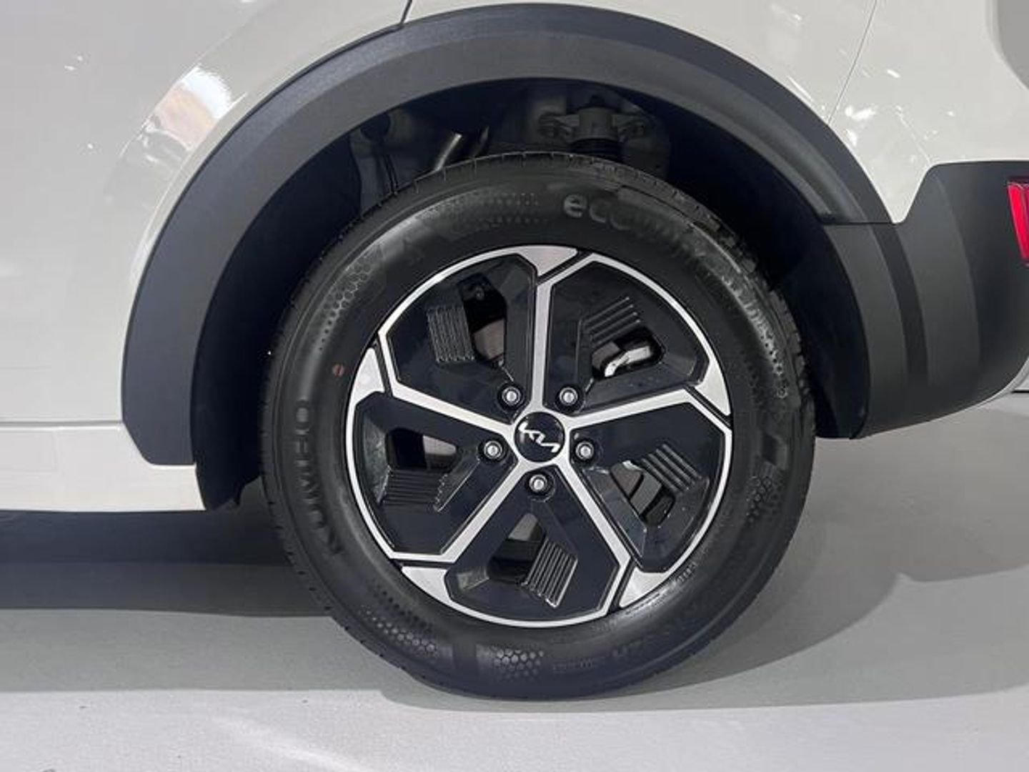 Kia Niro 1.6 GDi HEV Concept 104 kW (141 CV)