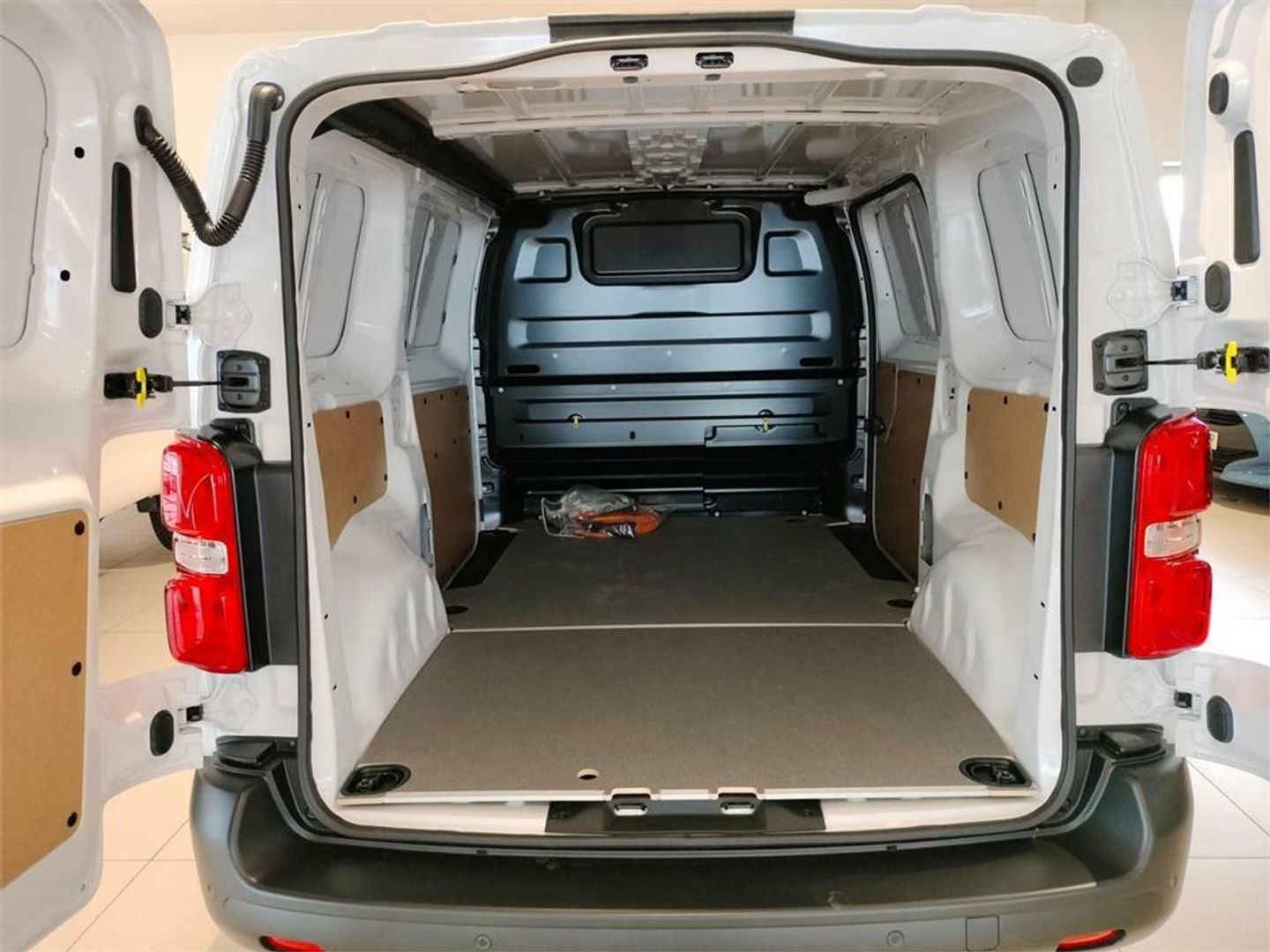 Toyota Proace Furgon 50kWh GX L1 100 kW (136 CV)