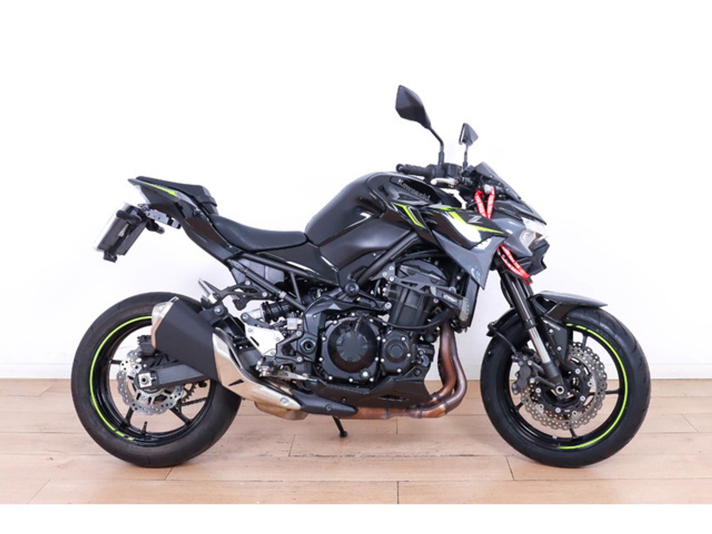 Kawasaki Z900 Negro Motorcycle