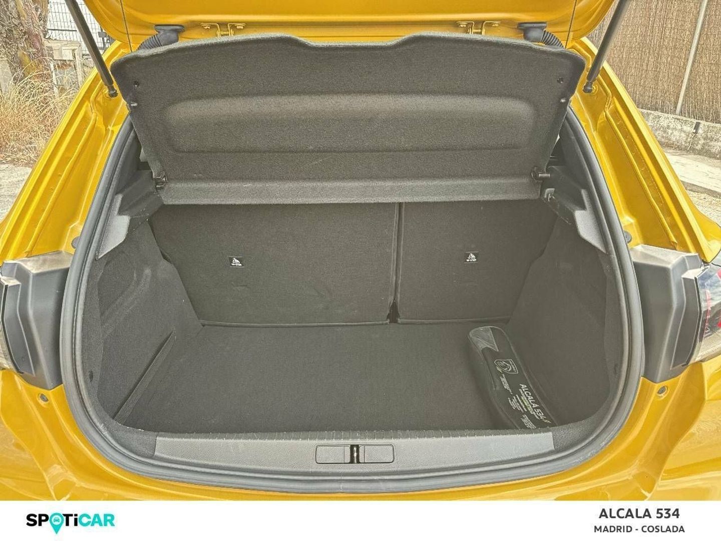 Peugeot 208 PureTech 130 Allure Pack EAT8 96 kW (130 CV)