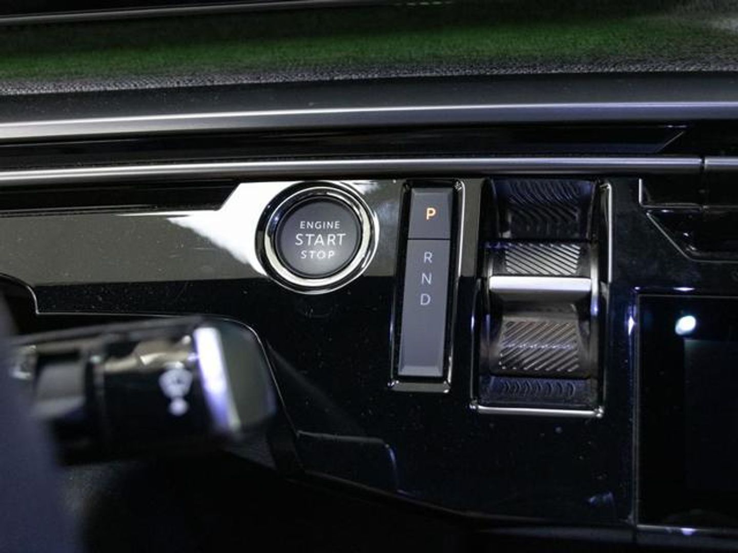 Peugeot e-3008 Eléctrico GT 157 kW (214 CV)