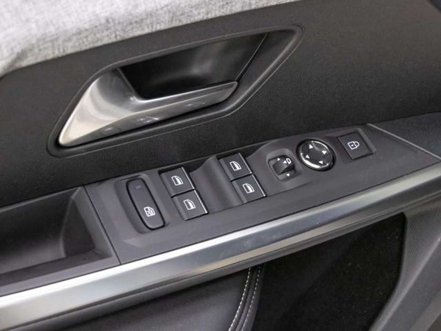 Peugeot e-3008 Eléctrico GT 157 kW (214 CV)