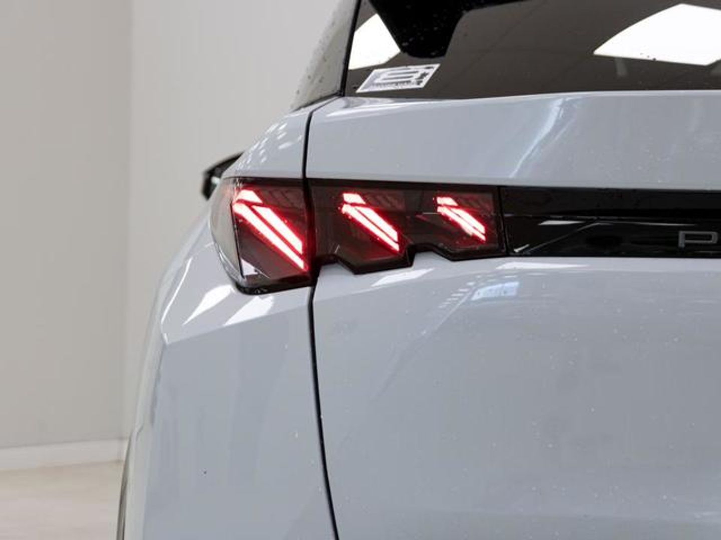 Peugeot e-3008 Eléctrico GT 157 kW (214 CV)