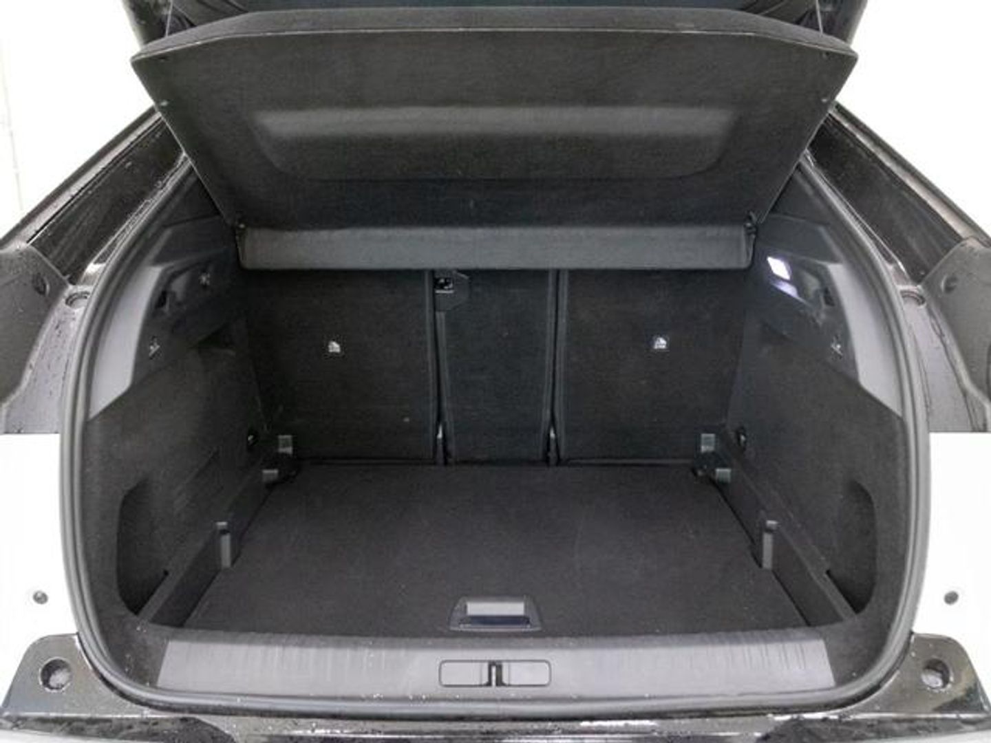 Peugeot e-3008 Eléctrico GT 157 kW (214 CV)