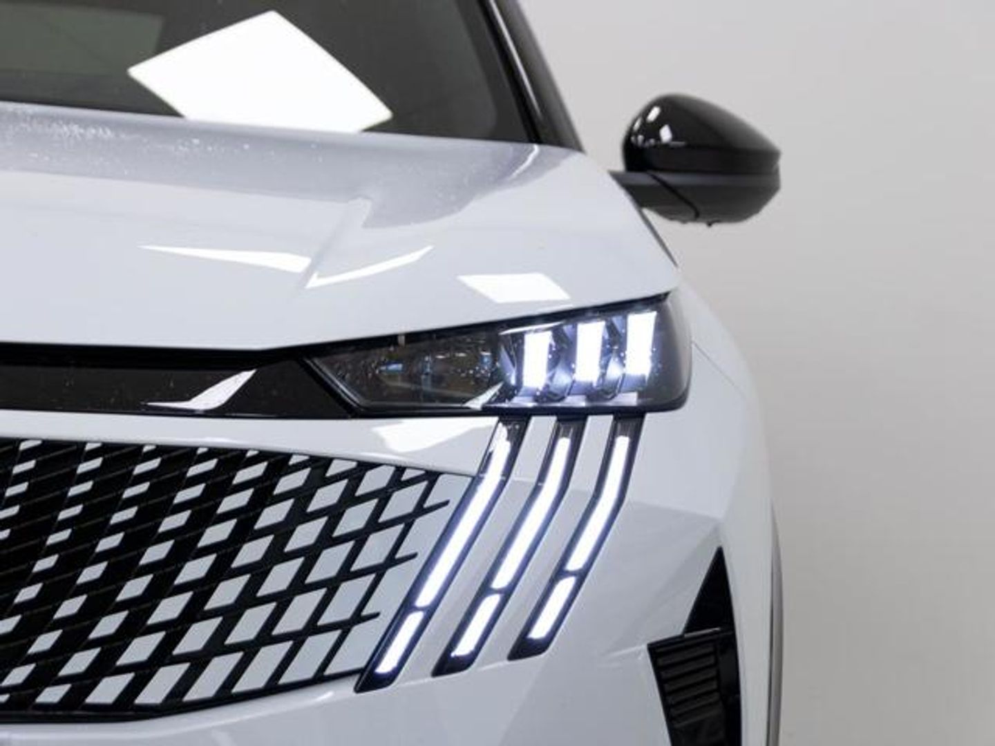 Peugeot e-3008 Eléctrico GT 157 kW (214 CV)