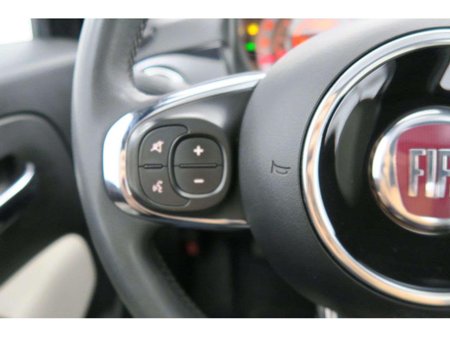 Fiat 500 1.0 Hybrid Dolcevita 51 kW (70 CV)