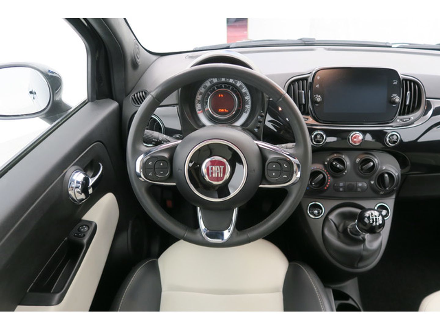 Fiat 500 1.0 Hybrid Dolcevita 51 kW (70 CV)