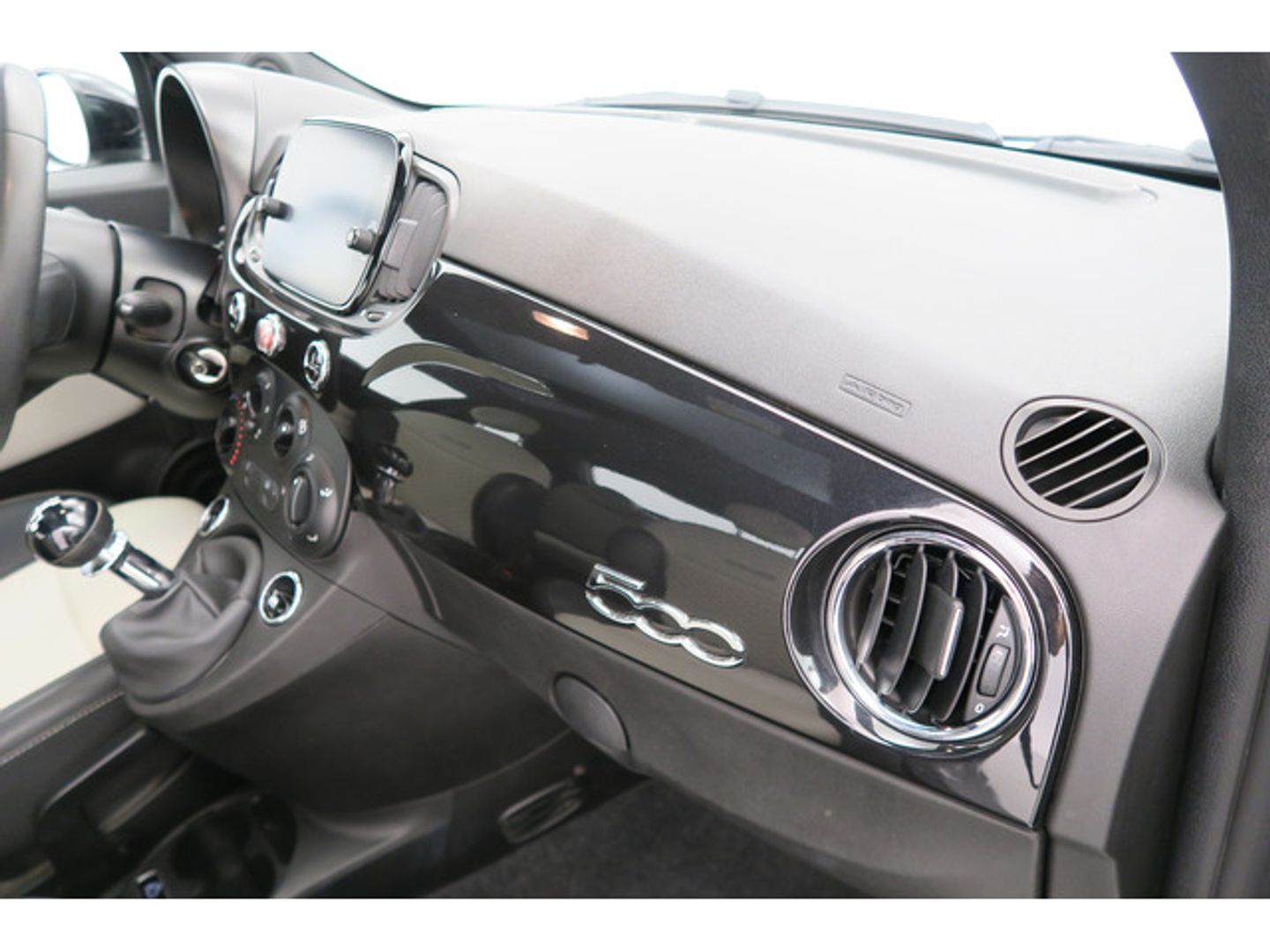 Fiat 500 1.0 Hybrid Dolcevita 51 kW (70 CV)