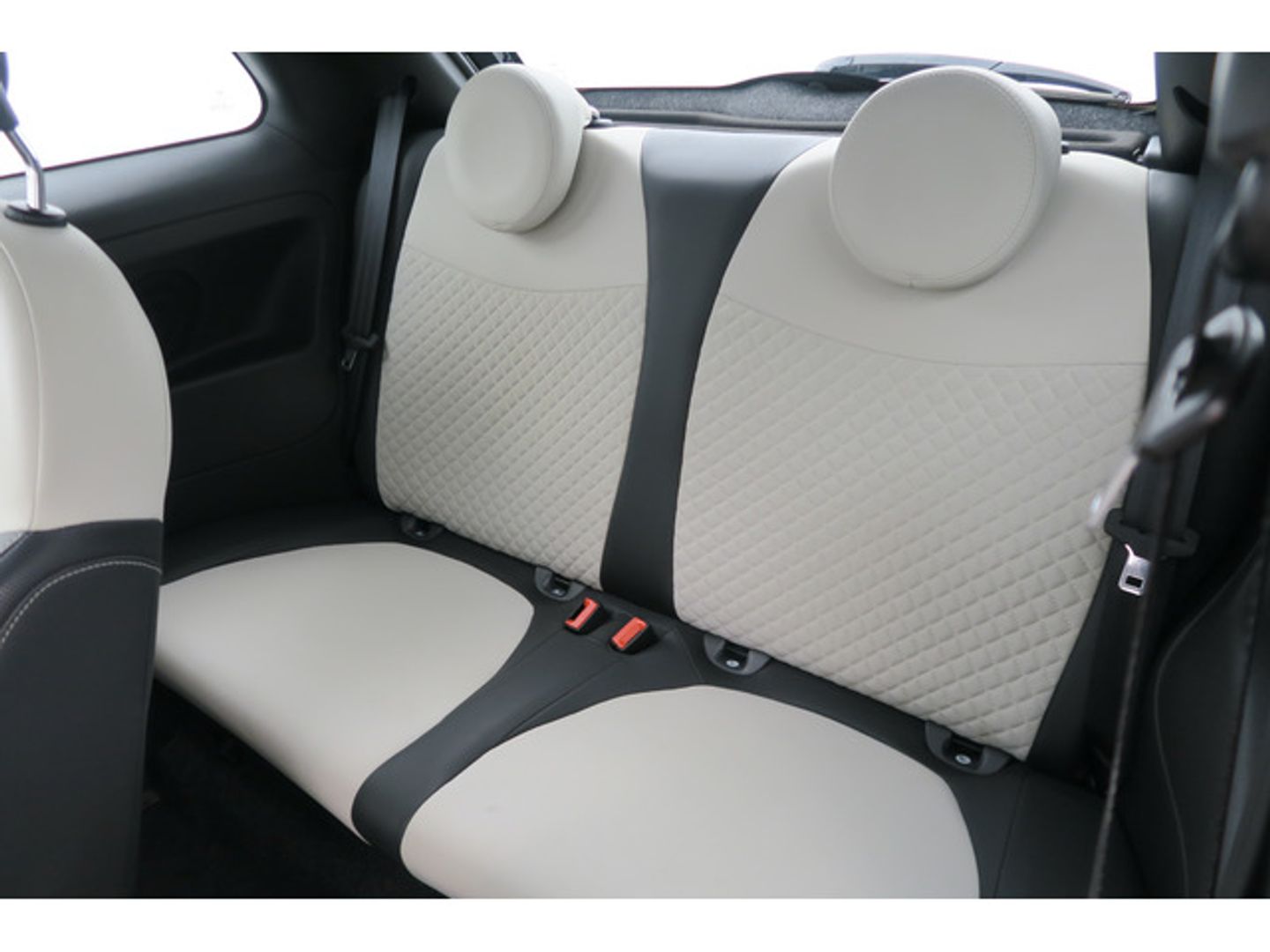 Fiat 500 1.0 Hybrid Dolcevita 51 kW (70 CV)