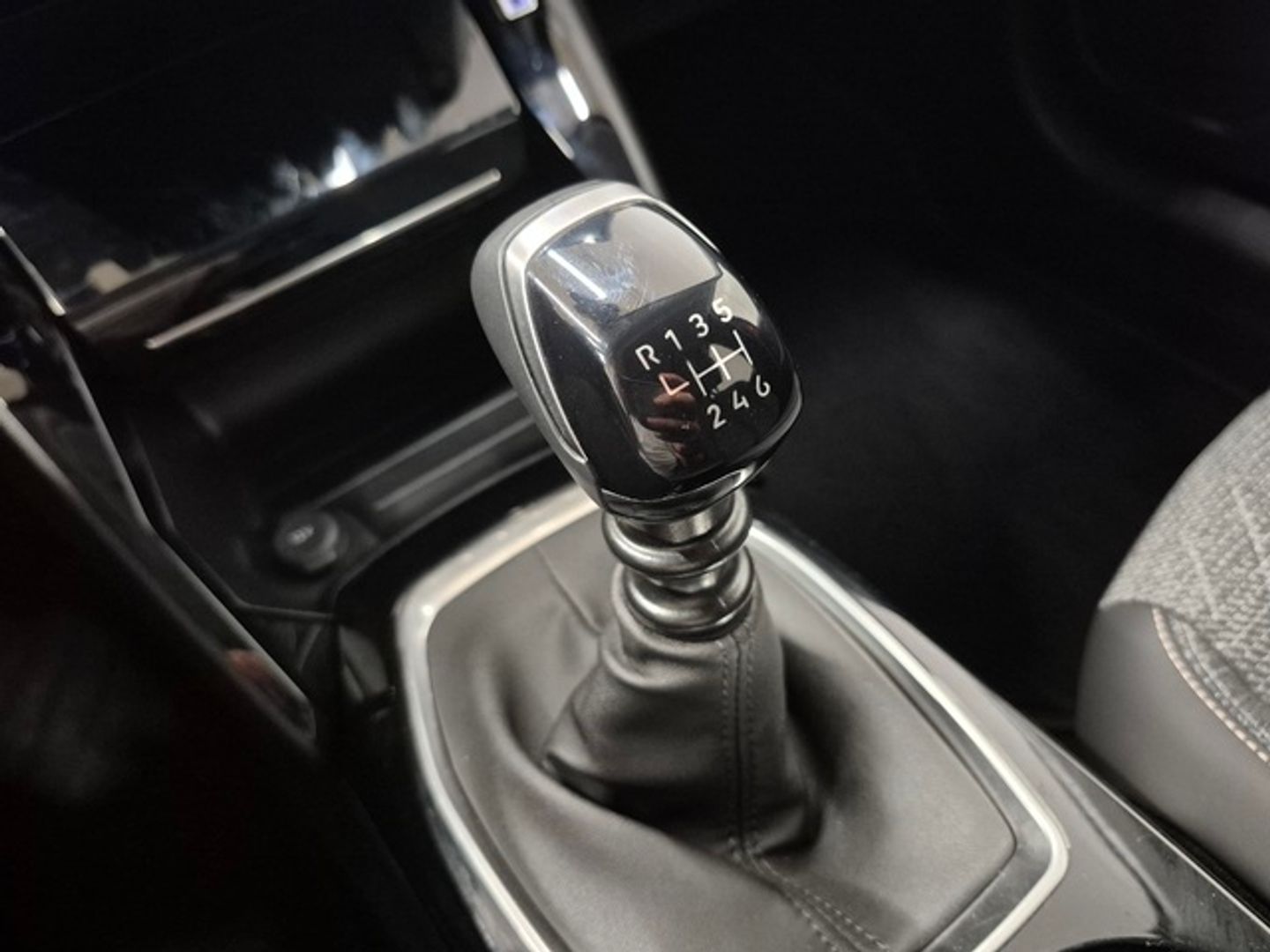 Peugeot 208 PureTech 100 Allure 75 kW (100 CV)