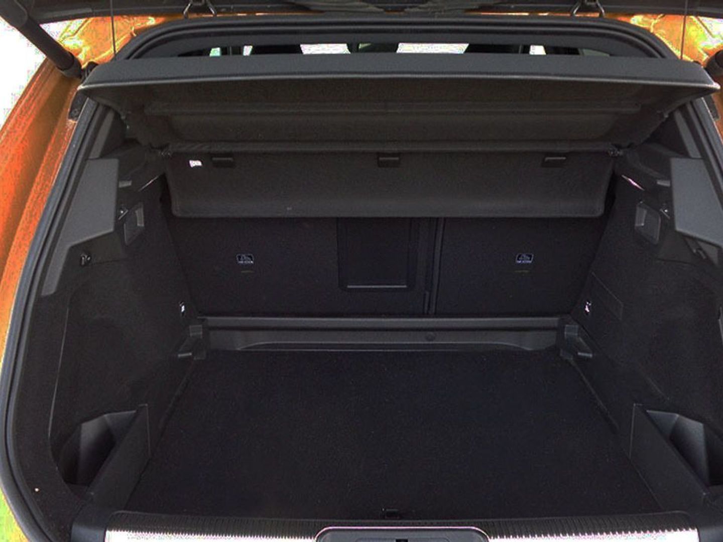 DS DS7 Crossback BlueHDi 130 DE Bastille + AT 96 kW (130 CV)