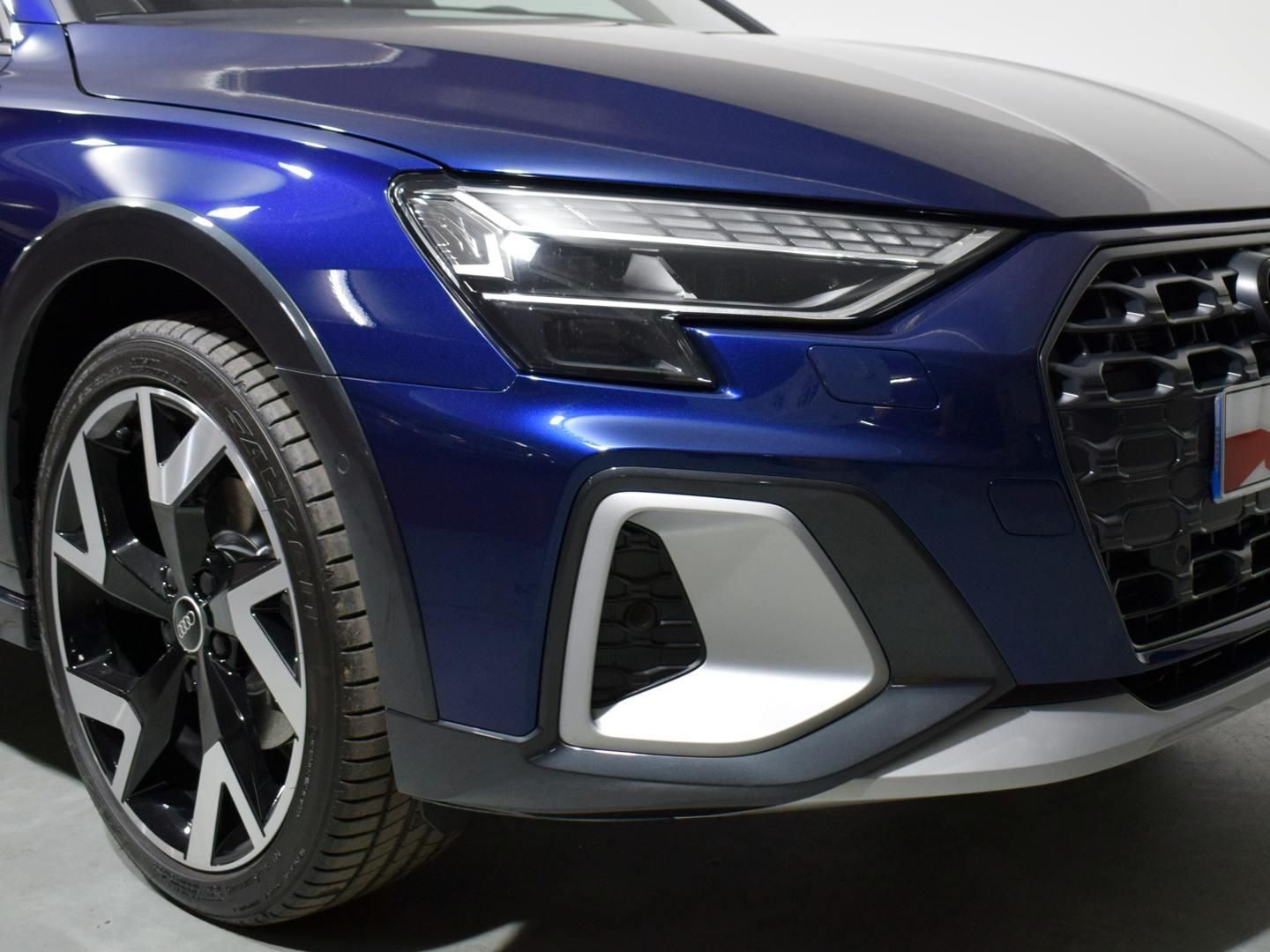 Audi A3 allstreet 35 TFSI 110 kW (150 CV) S tronic Azul Sedan