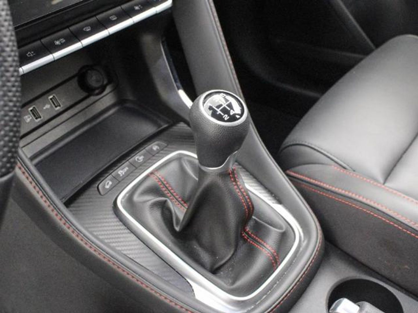 MG ZS 1.5 Luxury 78 kW (106 CV)