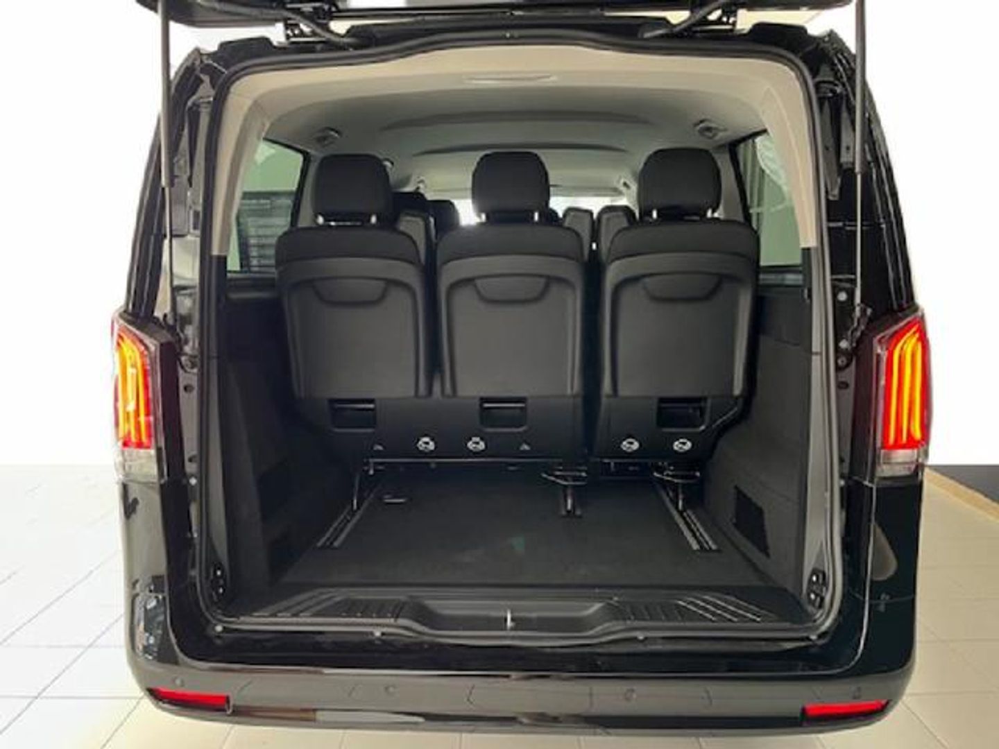 Mercedes-Benz Vito Combi 114 CDI Tourer Select Larga AT 100 kW (136 CV)