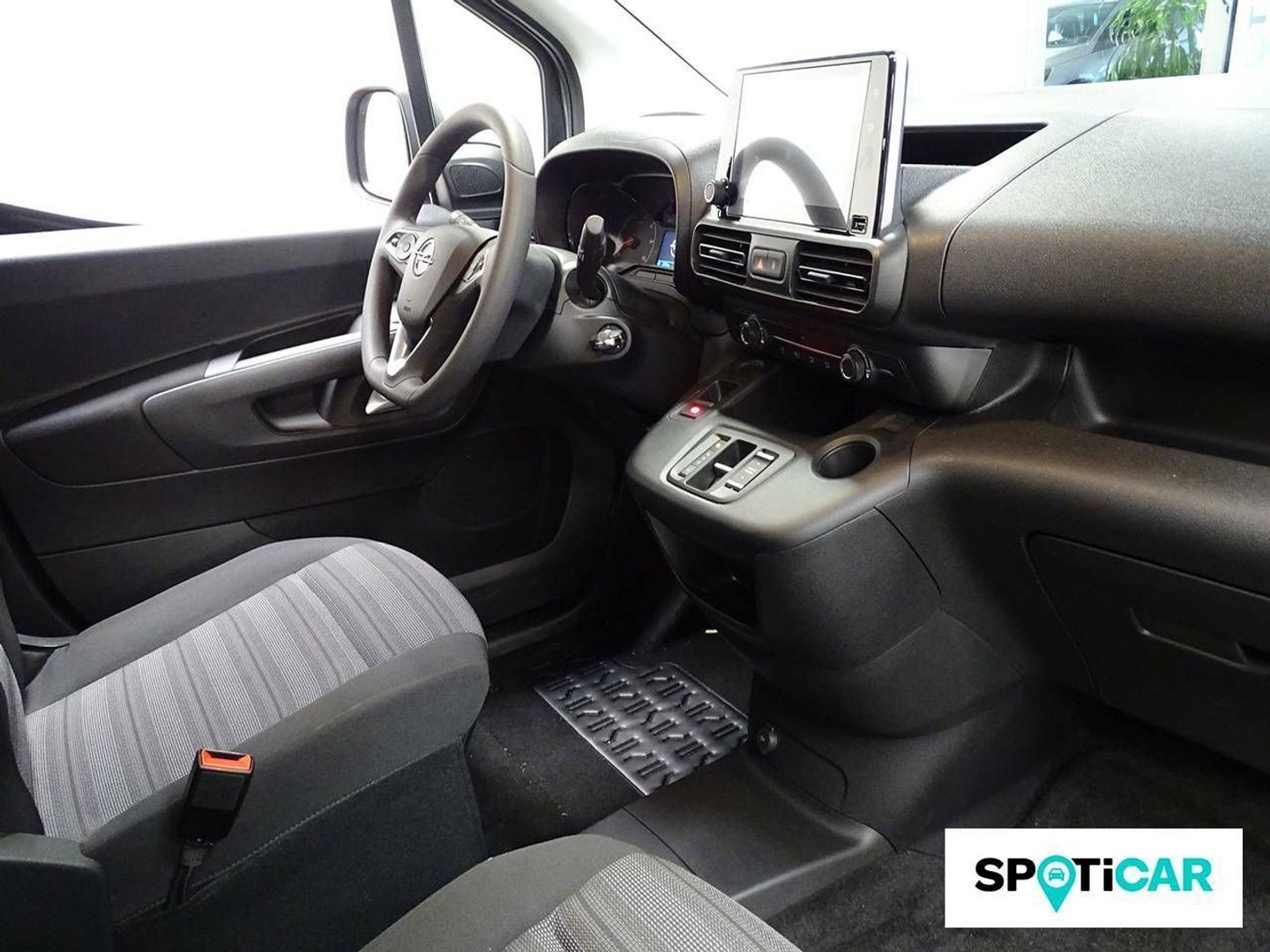 Opel Combo-e Life BEV 50kWh Edition Plus L 100 kW (136 CV)