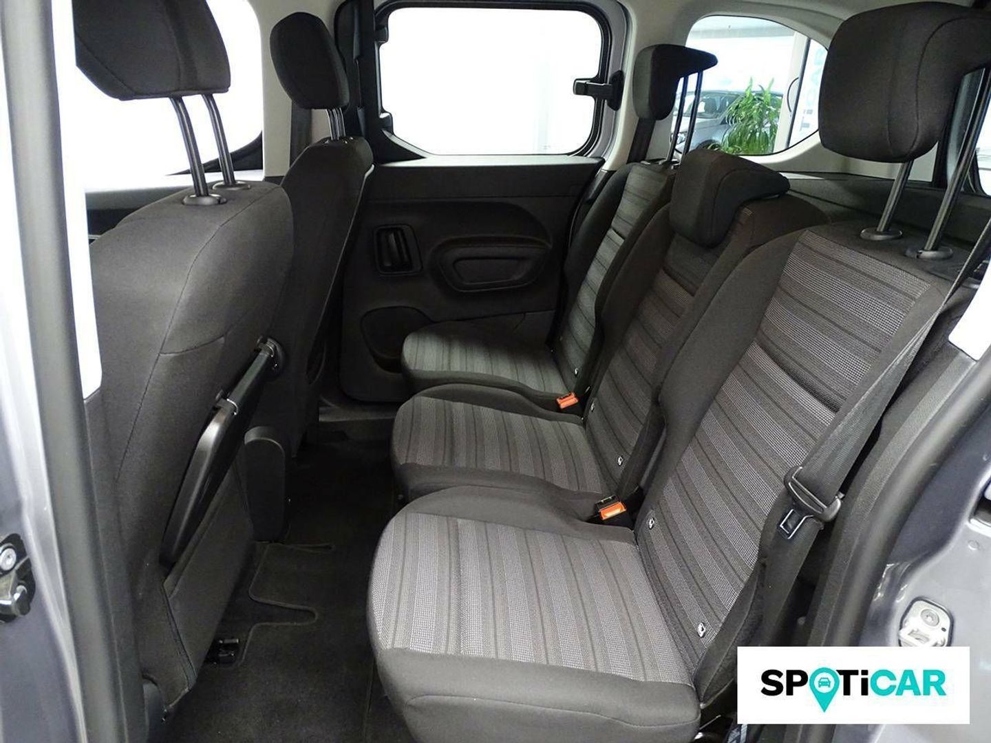 Opel Combo-e Life BEV 50kWh Edition Plus L 100 kW (136 CV)