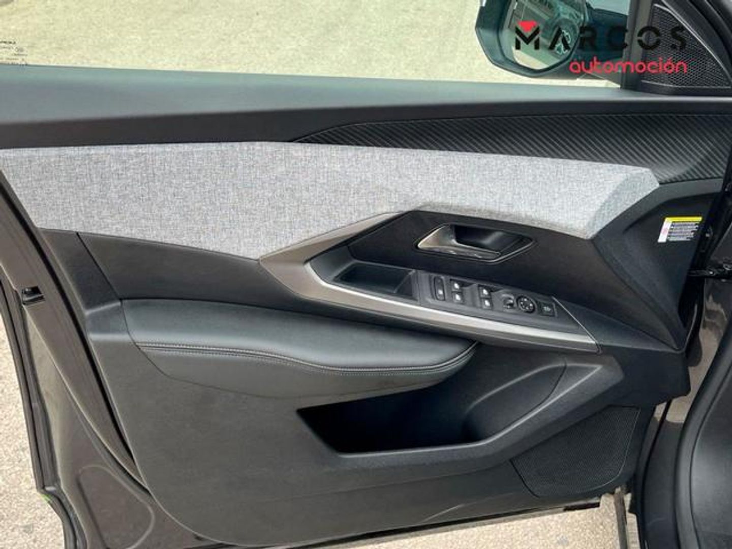 Peugeot 3008 Allure Hybrid eDCS6 100 kW (136 CV)