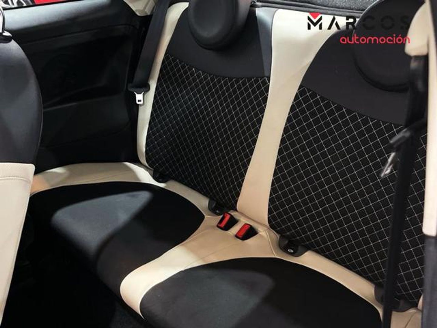 Fiat 500 1.0 Hybrid Dolcevita 51 kW (70 CV)