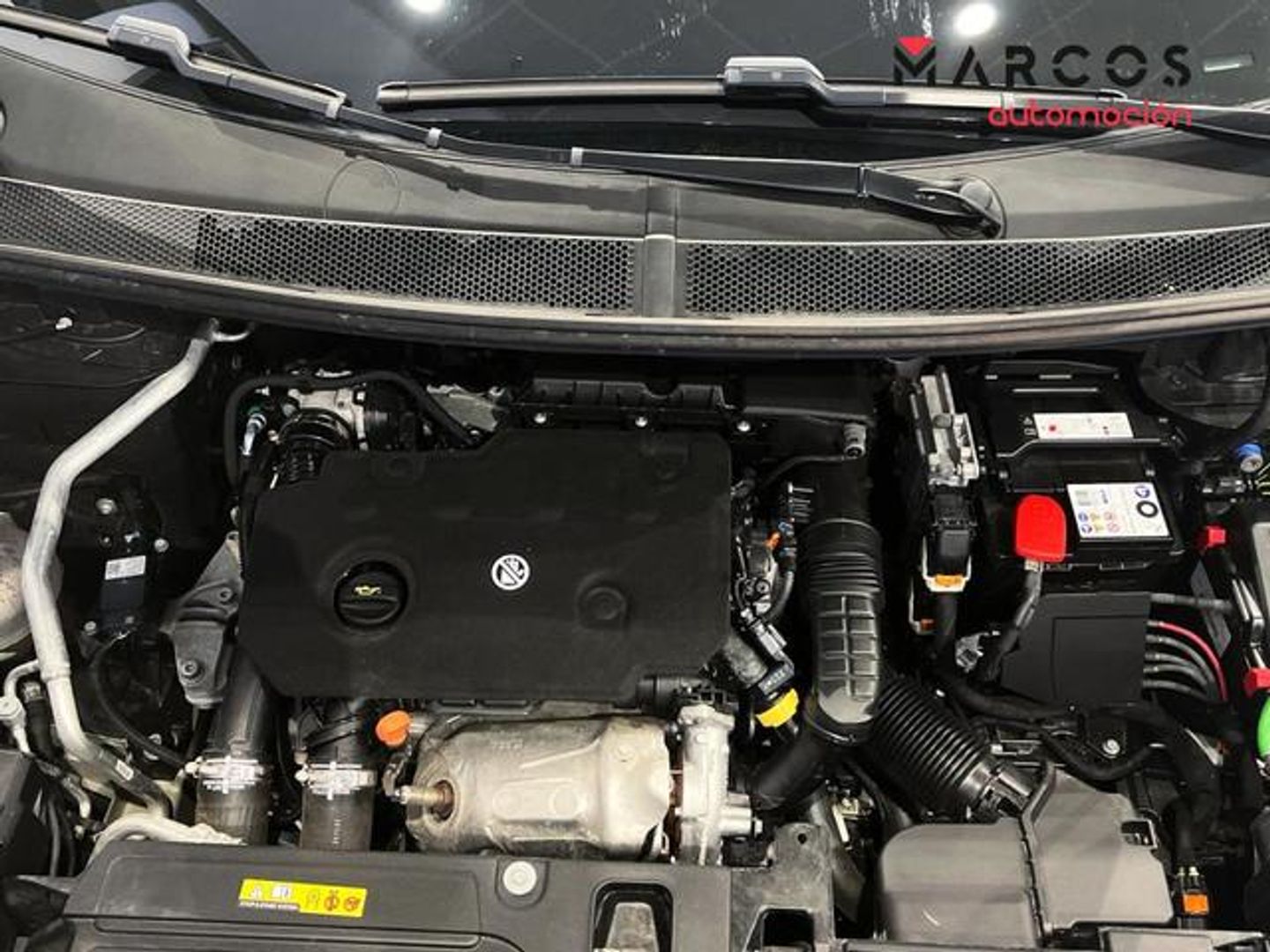 Peugeot 5008 BlueHDI 130 S&S Allure Pack EAT8 96 kW (130 CV) Gris Plata SUV