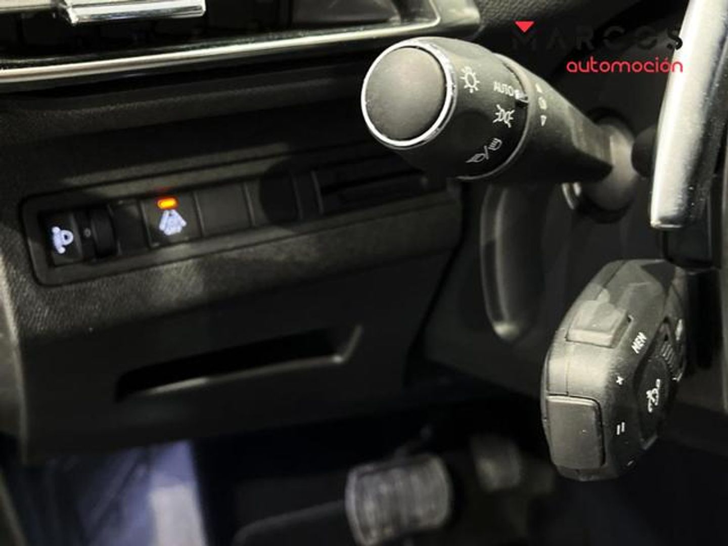 Peugeot 5008 BlueHDI 130 S&S Allure Pack EAT8 96 kW (130 CV) Gris Plata SUV