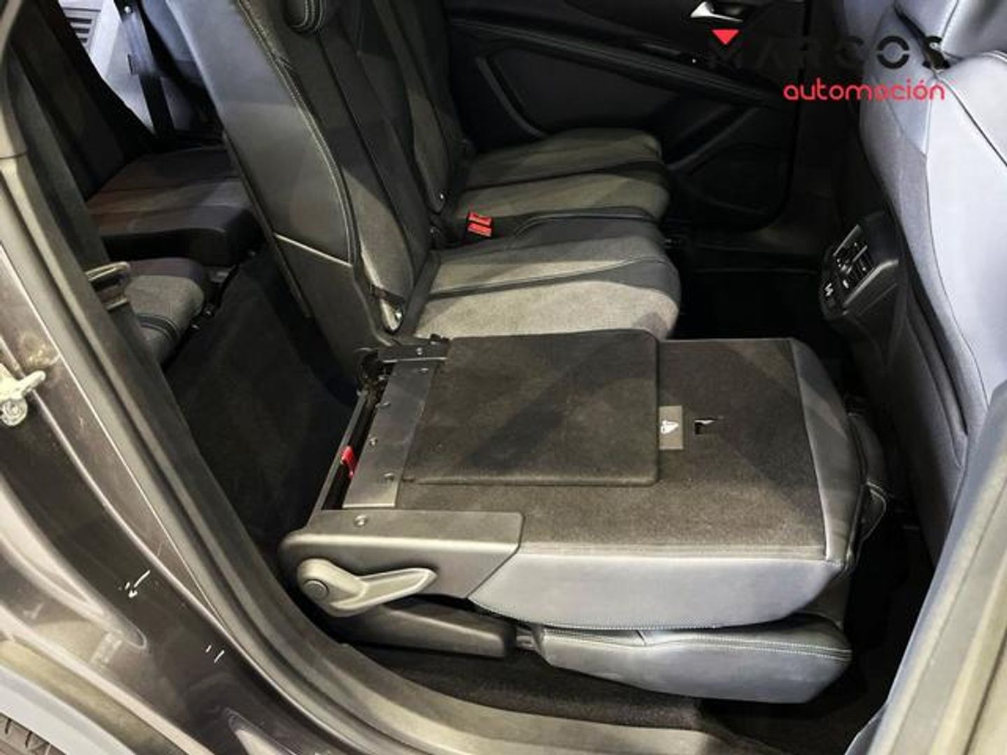 Peugeot 5008 BlueHDI 130 S&S Allure Pack EAT8 96 kW (130 CV) Gris Plata SUV