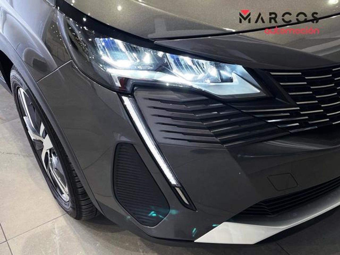 Peugeot 5008 BlueHDI 130 S&S Allure Pack EAT8 96 kW (130 CV) Gris Plata SUV