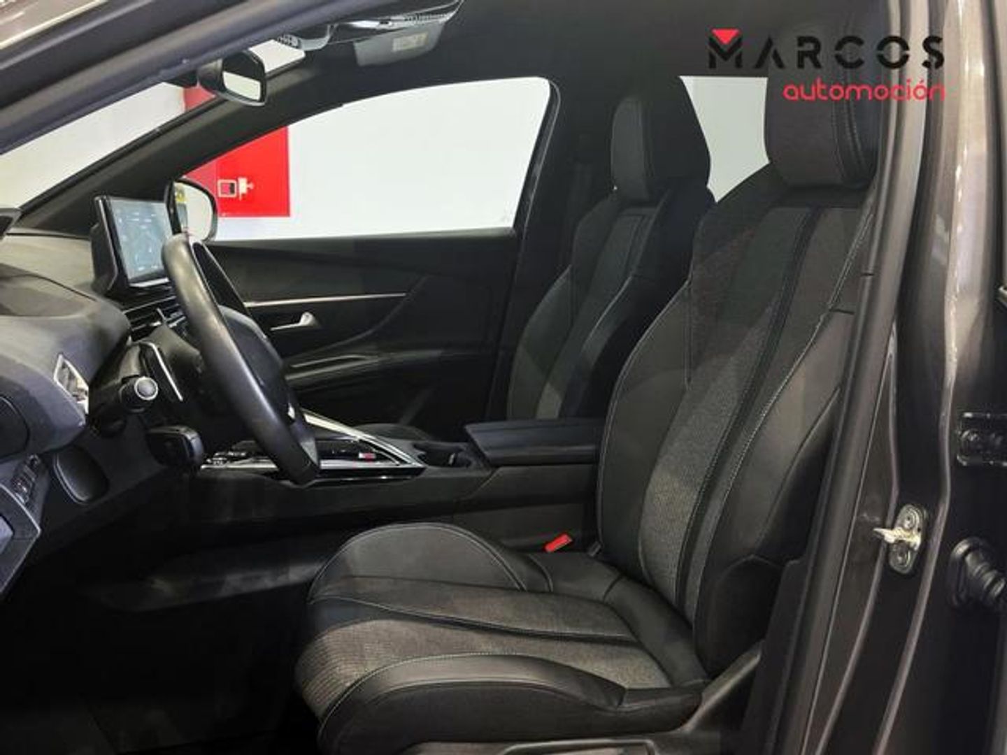 Peugeot 5008 BlueHDI 130 S&S Allure Pack EAT8 96 kW (130 CV) Gris Plata SUV