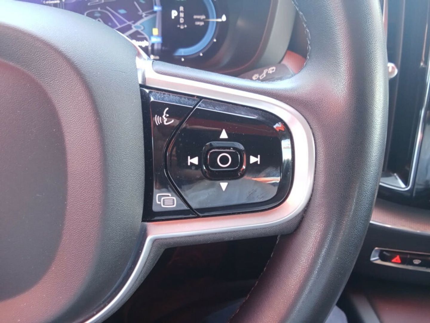 Volvo XC60 T6 Recharge R-Design AWD Auto 250 kW (340 CV)