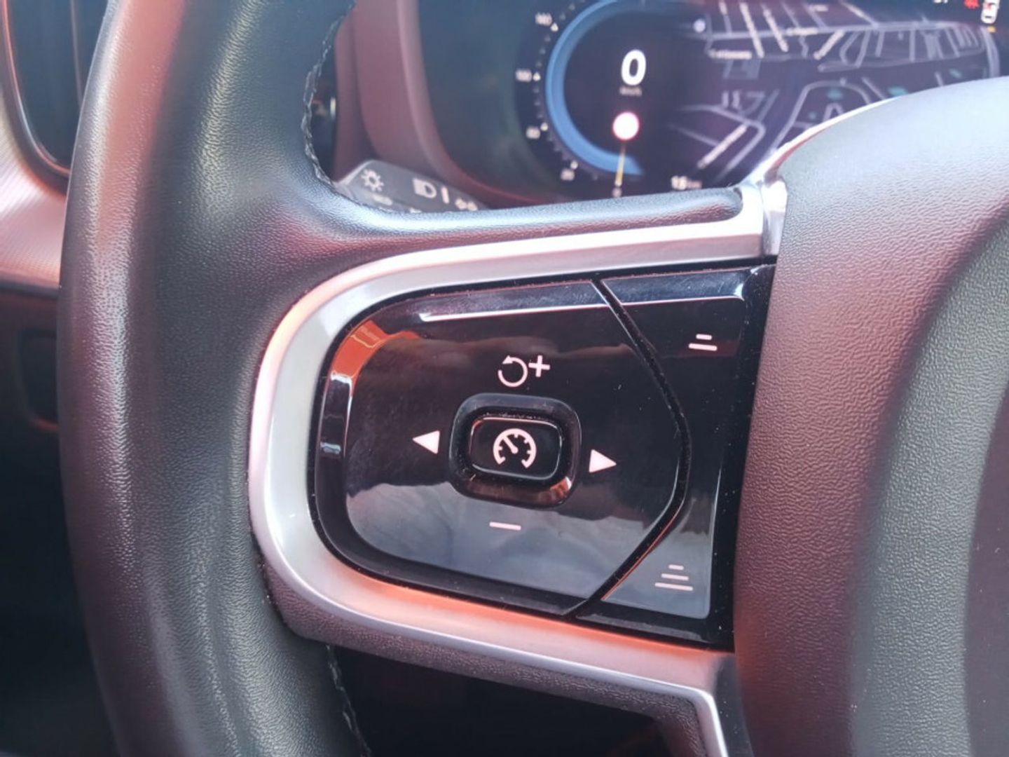 Volvo XC60 T6 Recharge R-Design AWD Auto 250 kW (340 CV)