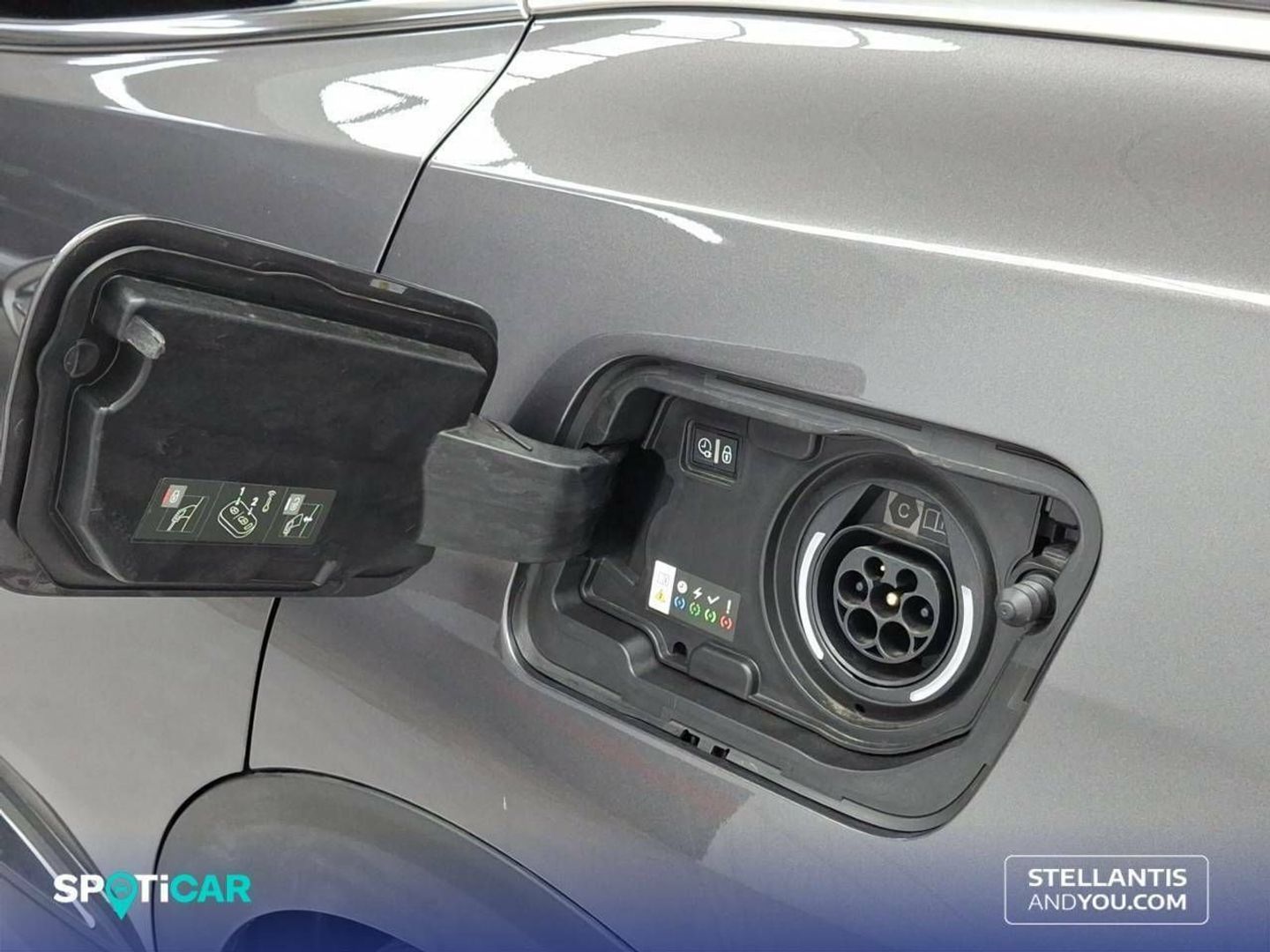 Peugeot 3008 Hybrid 225 GT e-EAT8 165 kW (225 CV)