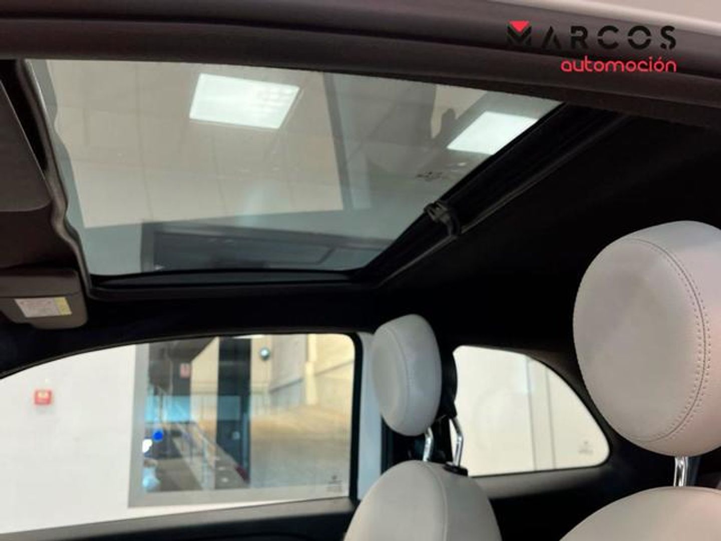Fiat 500 1.0 Hybrid Dolcevita 51 kW (70 CV)