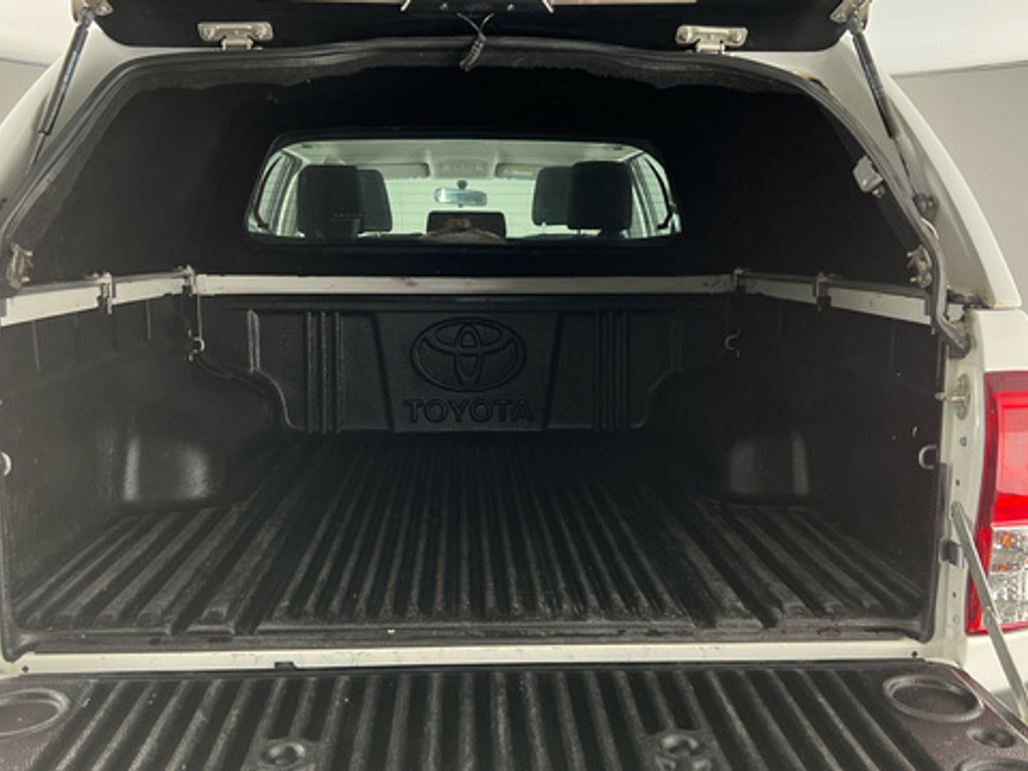 Toyota Hilux 2.4 D-4D DC GX Plus 110 kW (150 CV)