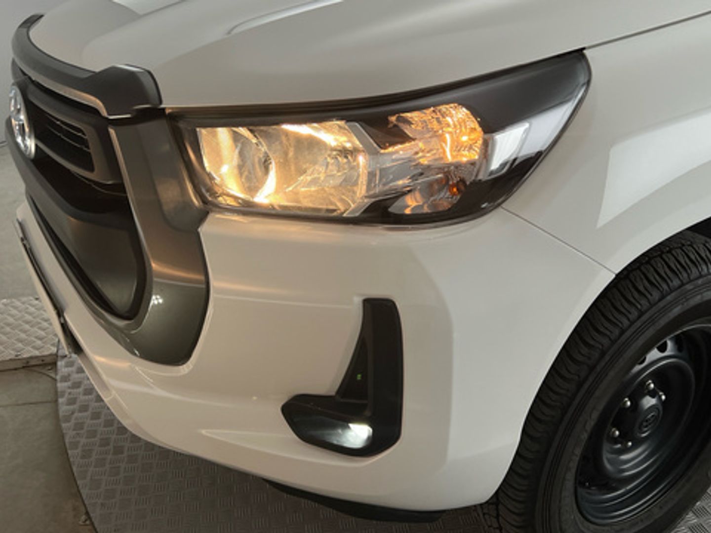Toyota Hilux 2.4 D-4D DC GX Plus 110 kW (150 CV)