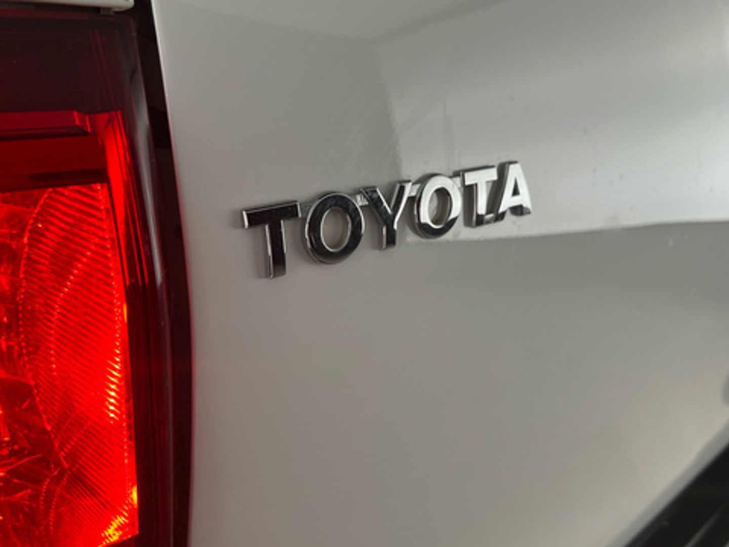 Toyota Hilux 2.4 D-4D DC GX Plus 110 kW (150 CV)