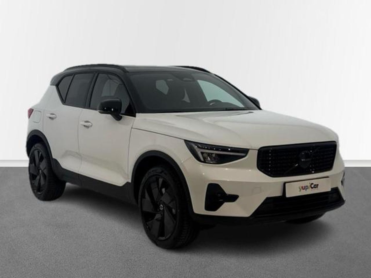 Volvo XC40 B3 G Black Edition+ Auto 120 kW (163 CV) Blanco SUV
