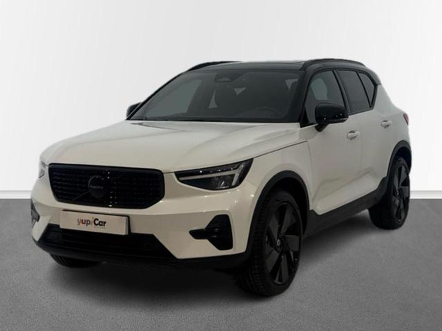 Volvo XC40 B3 G Black Edition+ Auto 120 kW (163 CV)