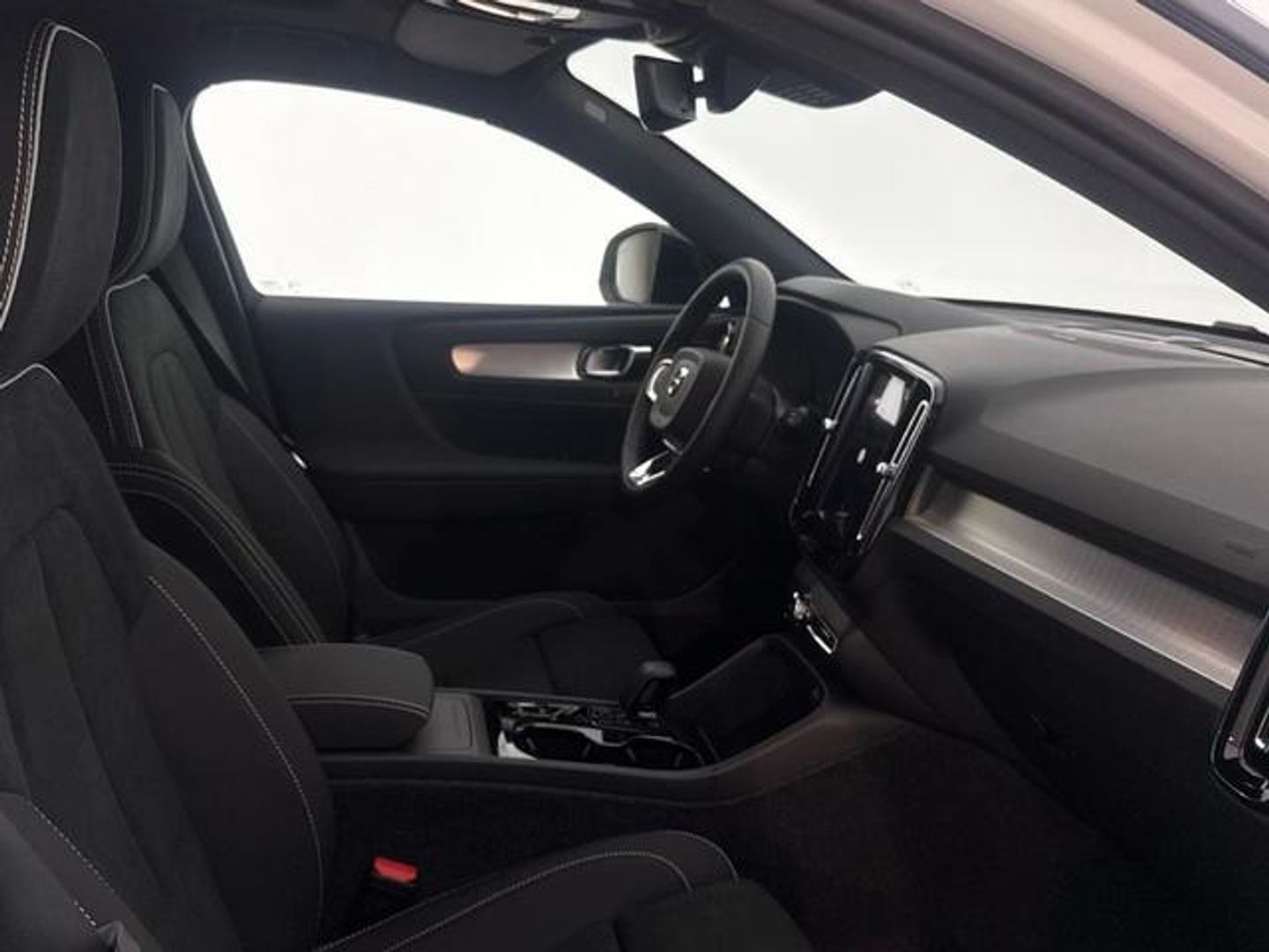 Volvo XC40 B3 G Black Edition+ Auto 120 kW (163 CV)