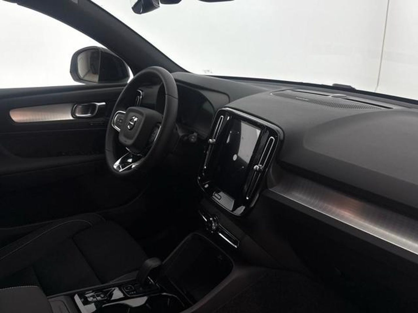 Volvo XC40 B3 G Black Edition+ Auto 120 kW (163 CV)