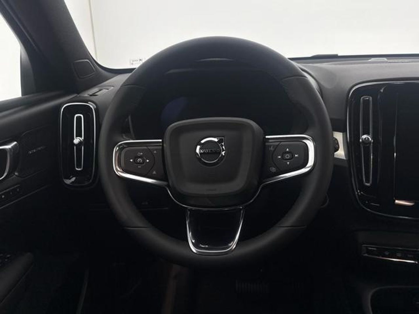 Volvo XC40 B3 G Black Edition+ Auto 120 kW (163 CV)