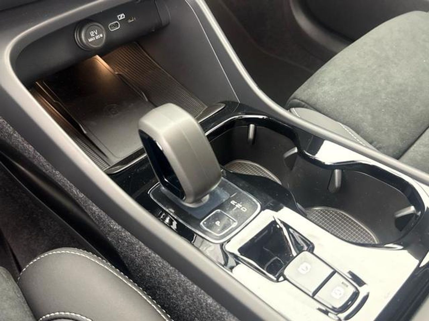 Volvo XC40 B3 G Black Edition+ Auto 120 kW (163 CV)