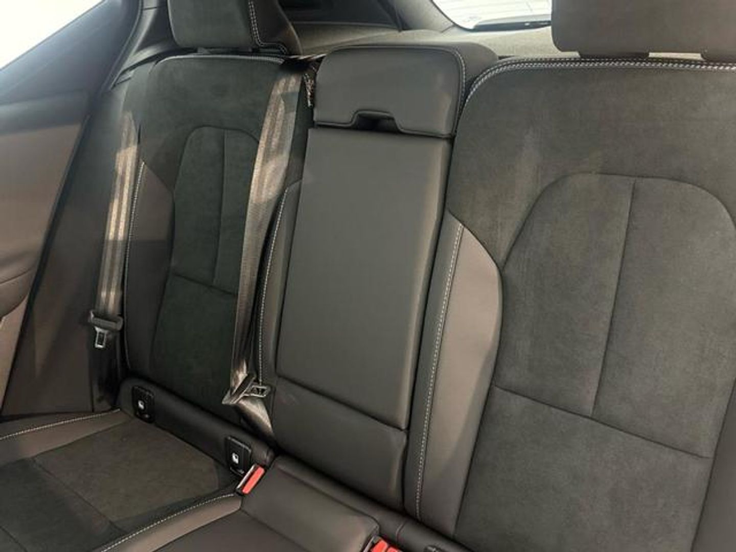 Volvo XC40 B3 G Black Edition+ Auto 120 kW (163 CV)