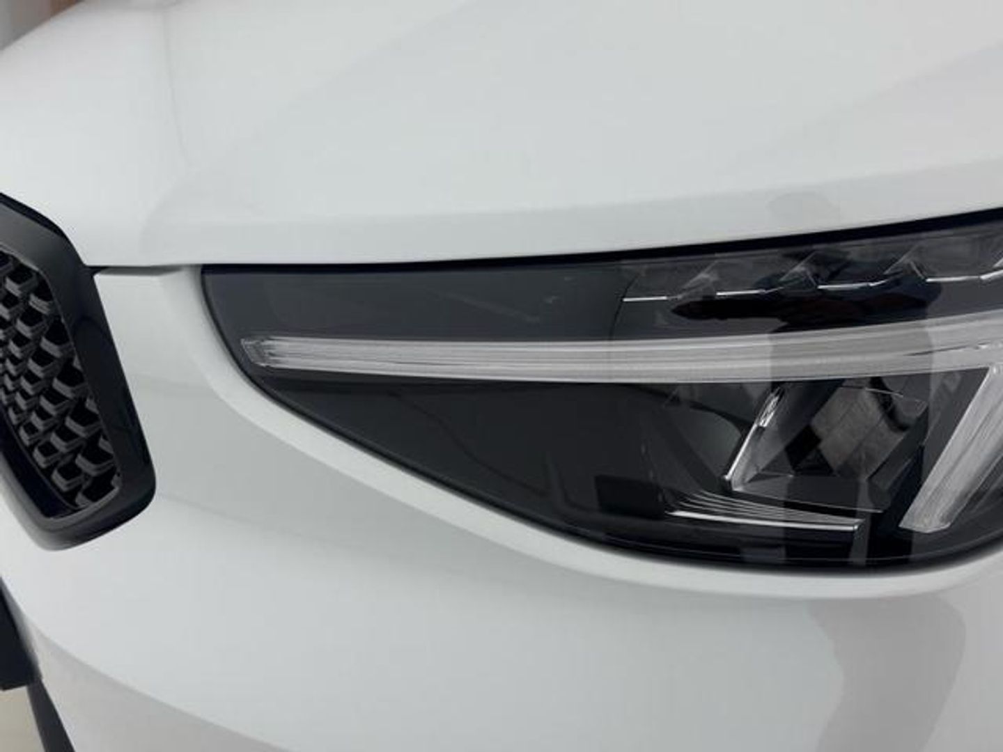 Volvo XC40 B3 G Black Edition+ Auto 120 kW (163 CV)