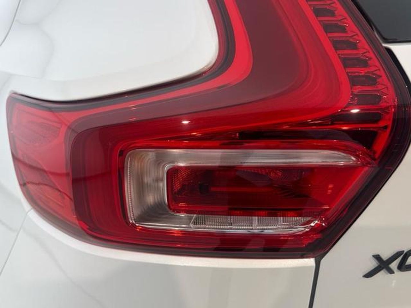 Volvo XC40 B3 G Black Edition+ Auto 120 kW (163 CV)